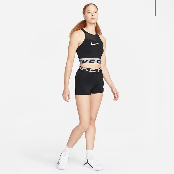 Nike Pro Dri-FIT
Women's Cropped Graphic Training Top - Picture 2 of 4
